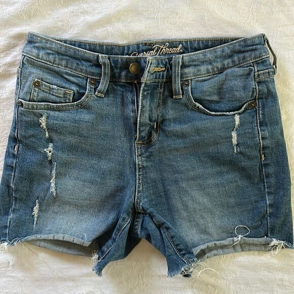 Universal Threads Mid Rise Boyfriend Jean Shorts Distressed Size 2 Zipper Fly - Picture 1 of 11